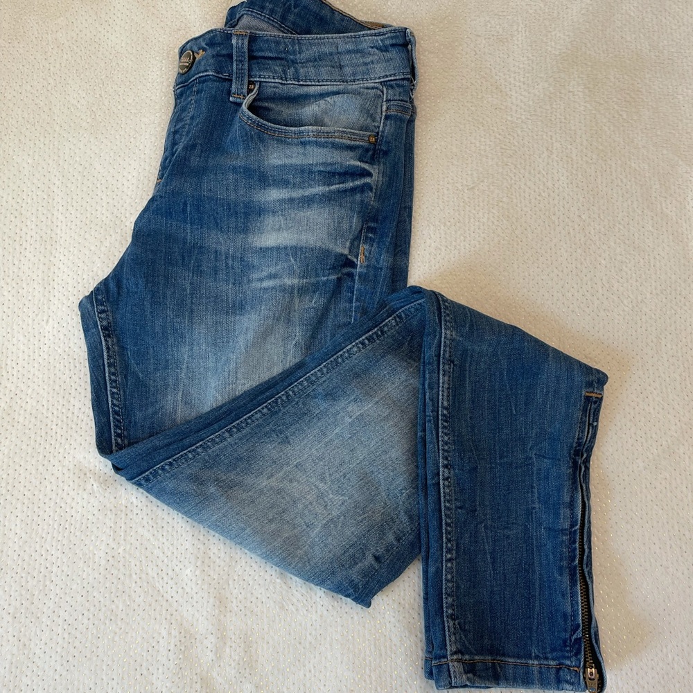 ZARA || Zippered Ankle Basic Denim